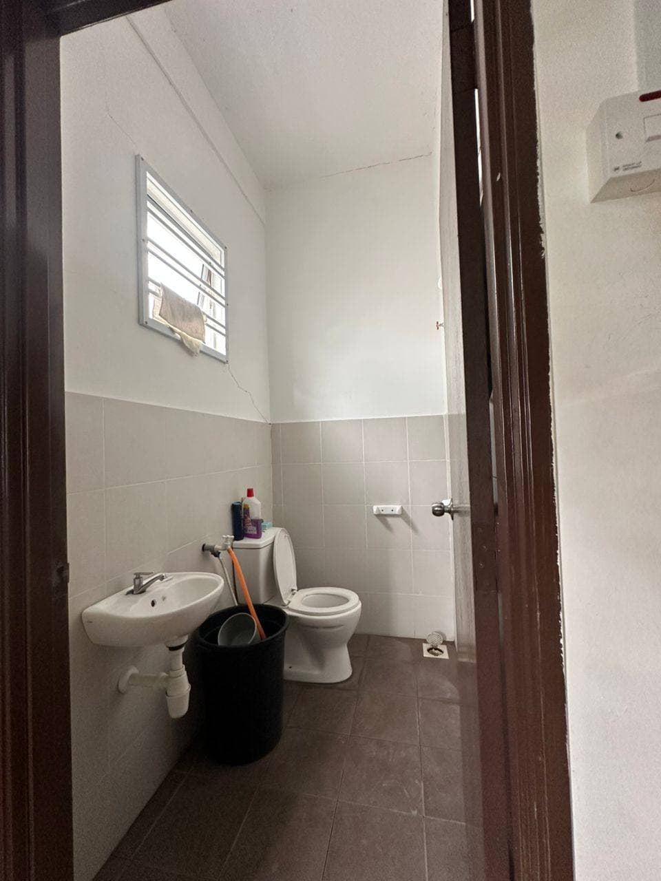 Double Storey Terrace House Molek 9