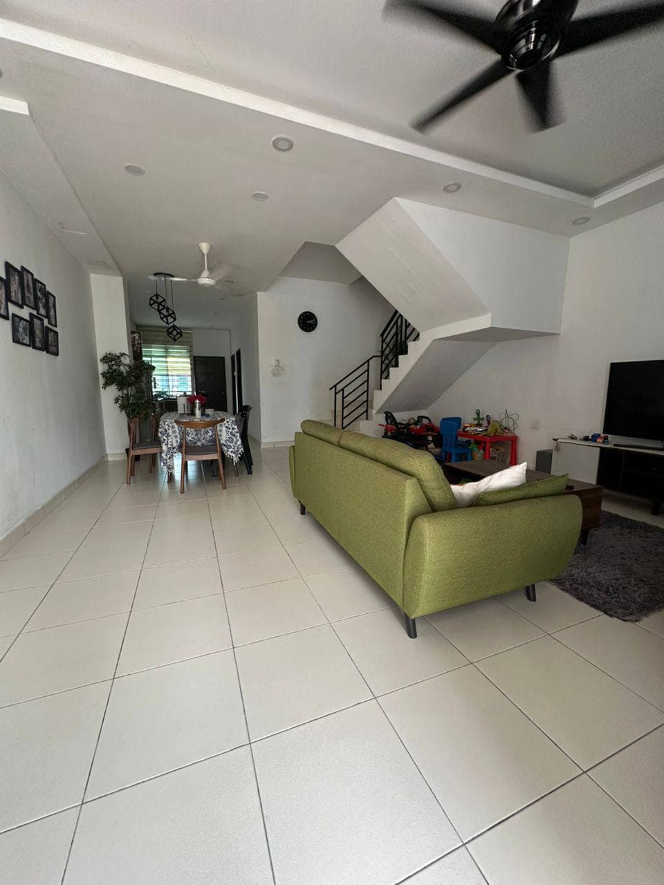 Double Storey Terrace House Molek 2