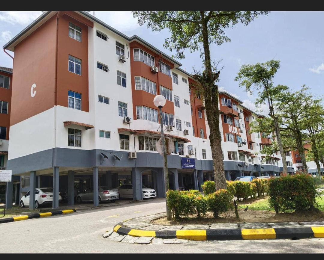 Double storey low cost Jalan Suria 81 Bandar Seri Alam – photo 1