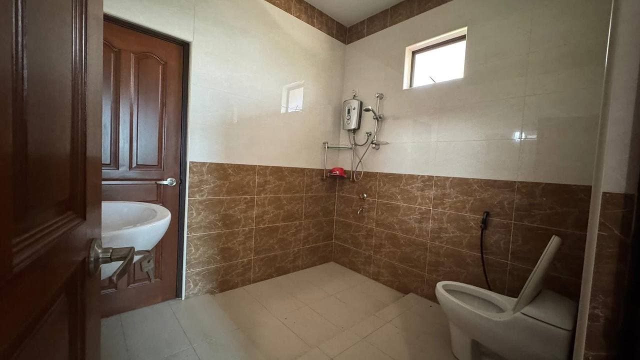 2-Storey Bungalow Taman Rinting 10