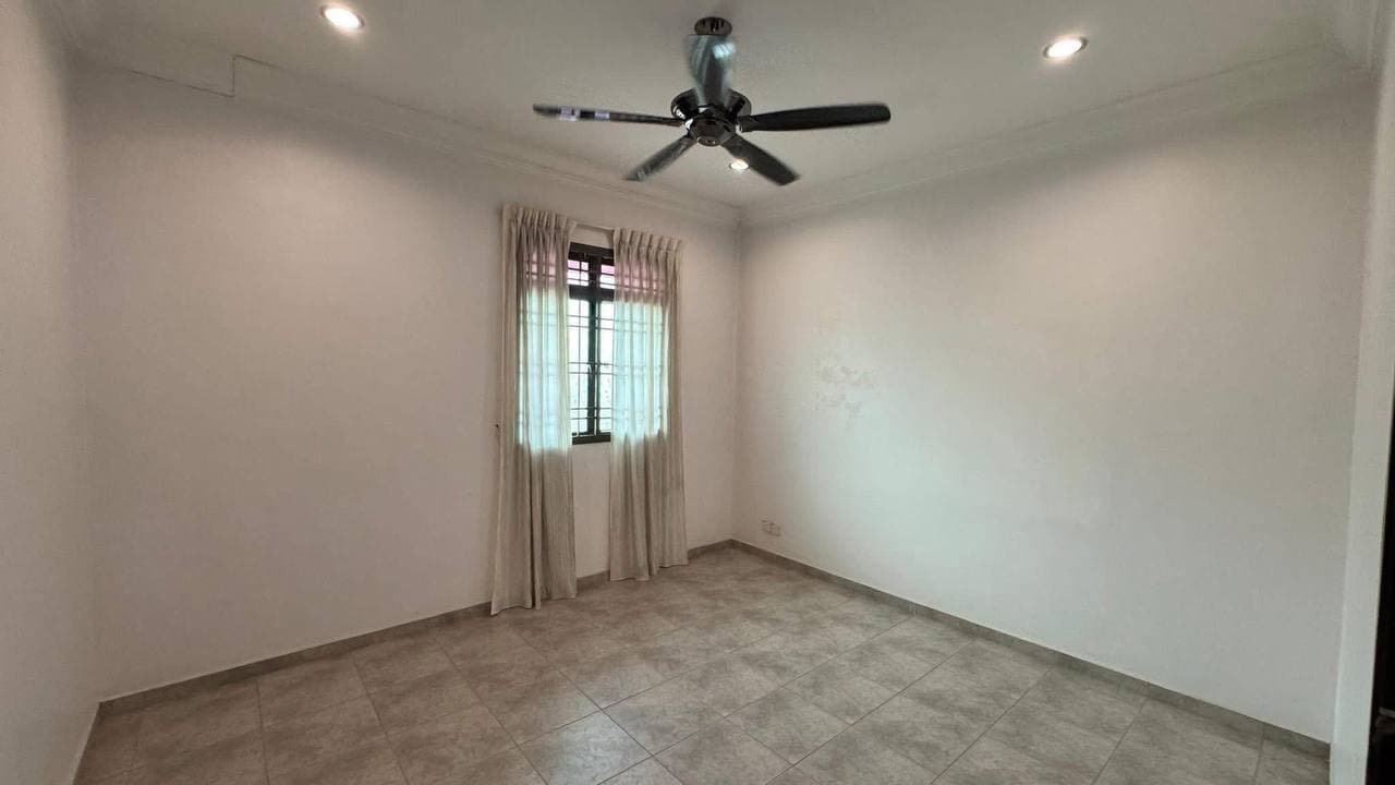 2-Storey Bungalow Taman Rinting 8