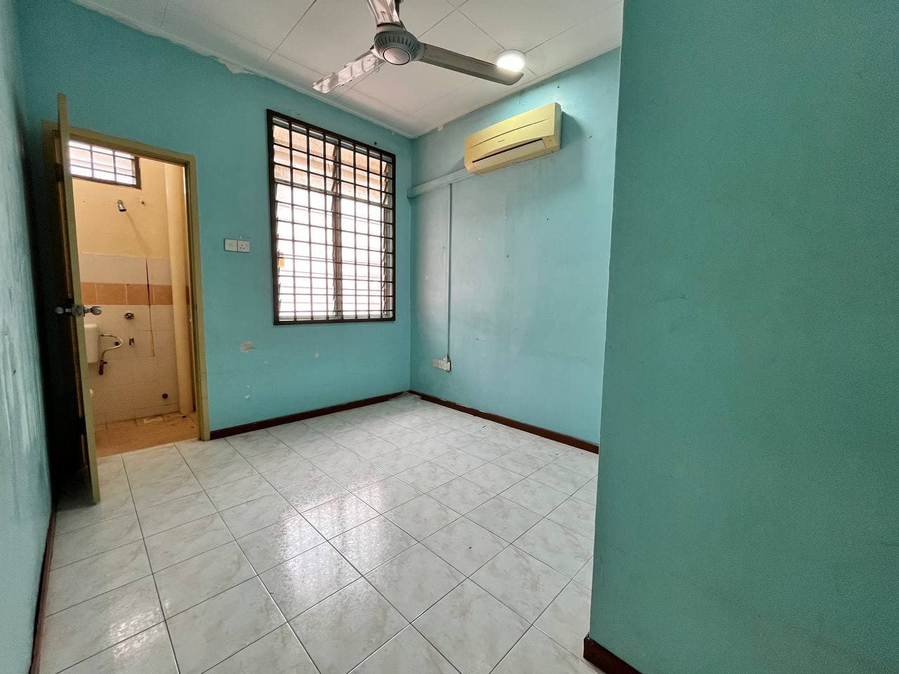 Double Storey Intermediate Bandar Seri Alam 5