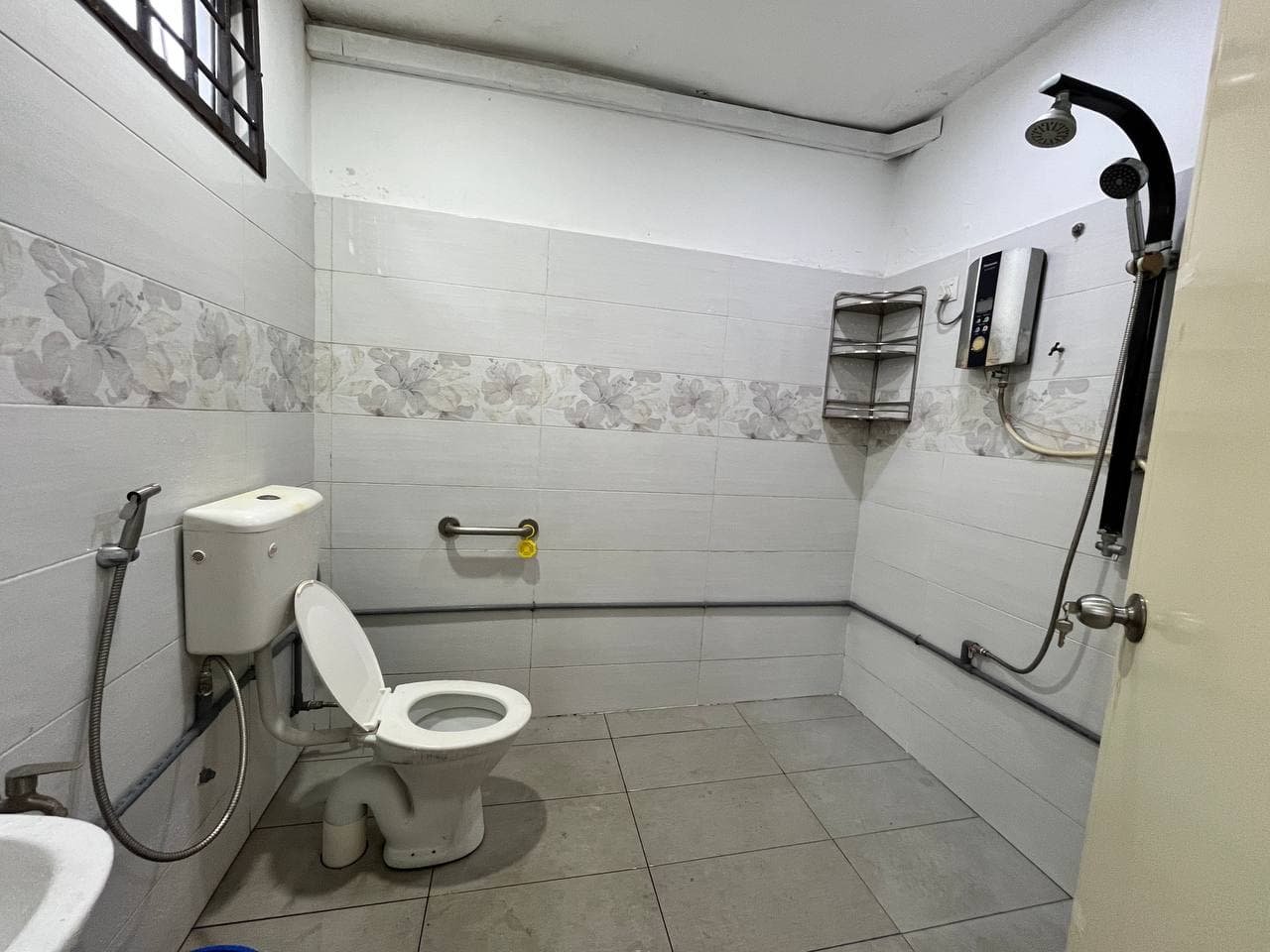 Double Storey Intermediate Bandar Seri Alam 8