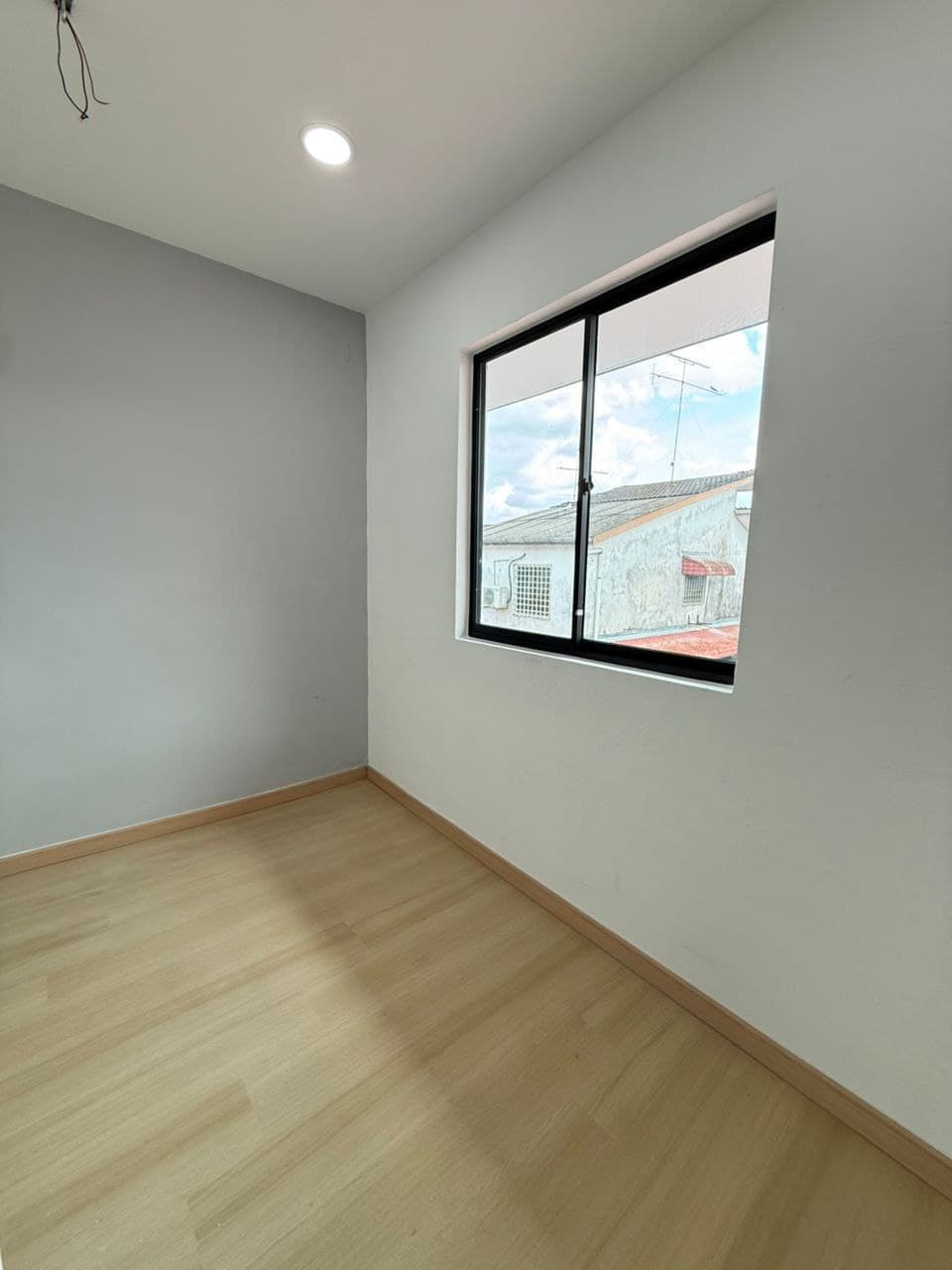 Double Storey Low Cost Endlot Kulai Saleng 15