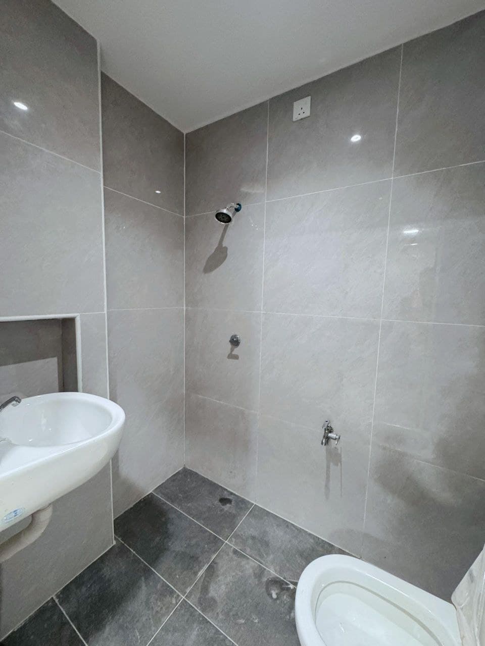 Large Double Storey Low Cost Tmn Muhibbah (Kulai) 10