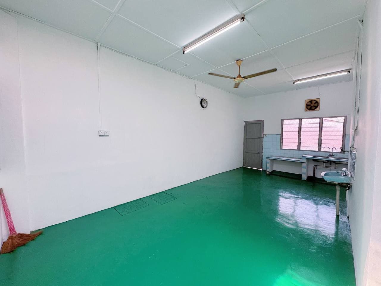 Single Storey Taman Kulai Besar 12