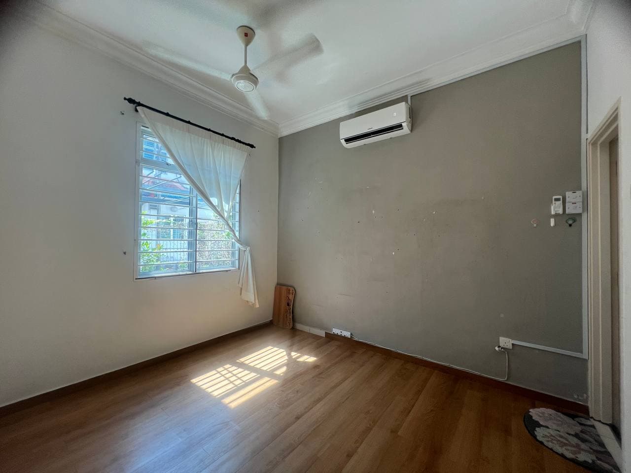 Double Storey Terrace (Intermediate Unit) Jalan Jasa, Rini Hills 11