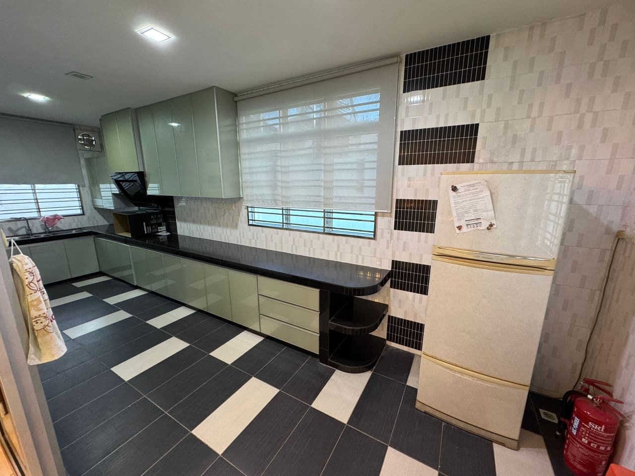 2.5 Storey corner lot Sutera Utama 7