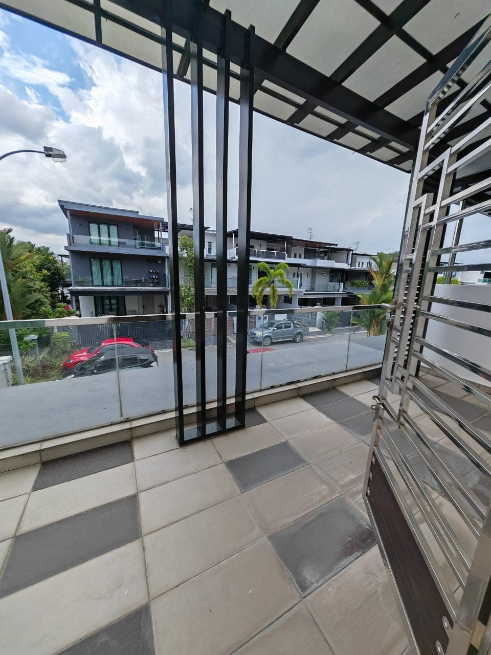 2.5 Storey corner lot Sutera Utama 5