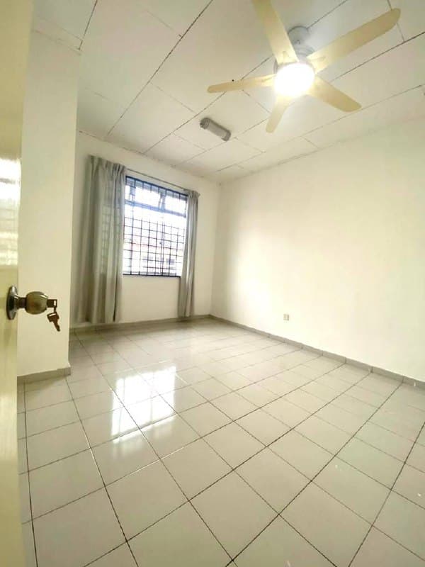 1.5 Storey Semi-D Taman Megah Ria 3