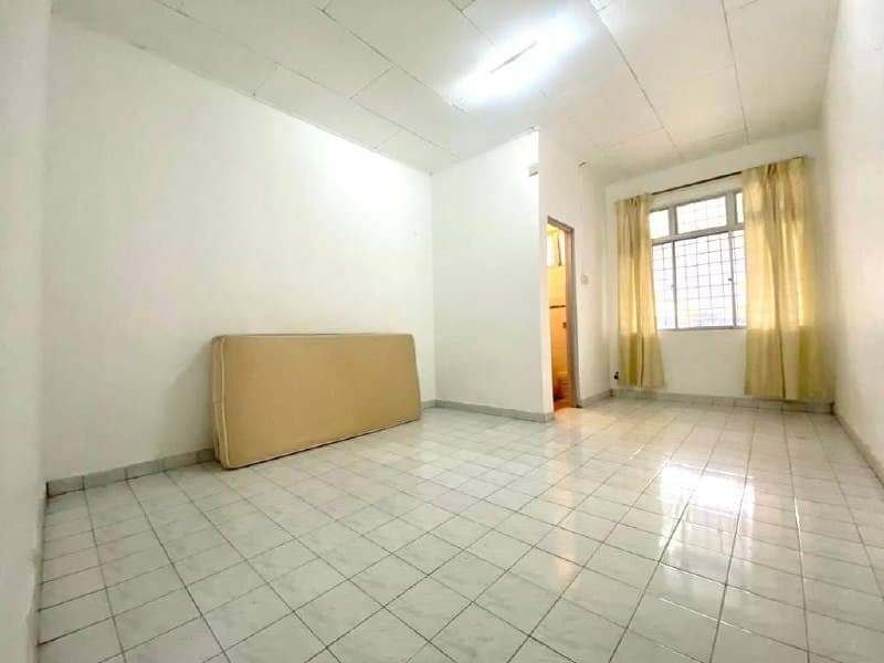 1.5 Storey Semi-D Taman Megah Ria 6