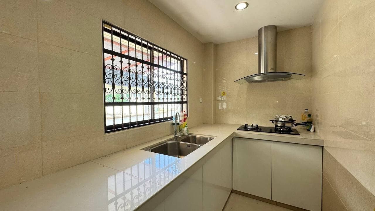 2-Storey Bungalow Jalan Keruing Taman Rinting 7