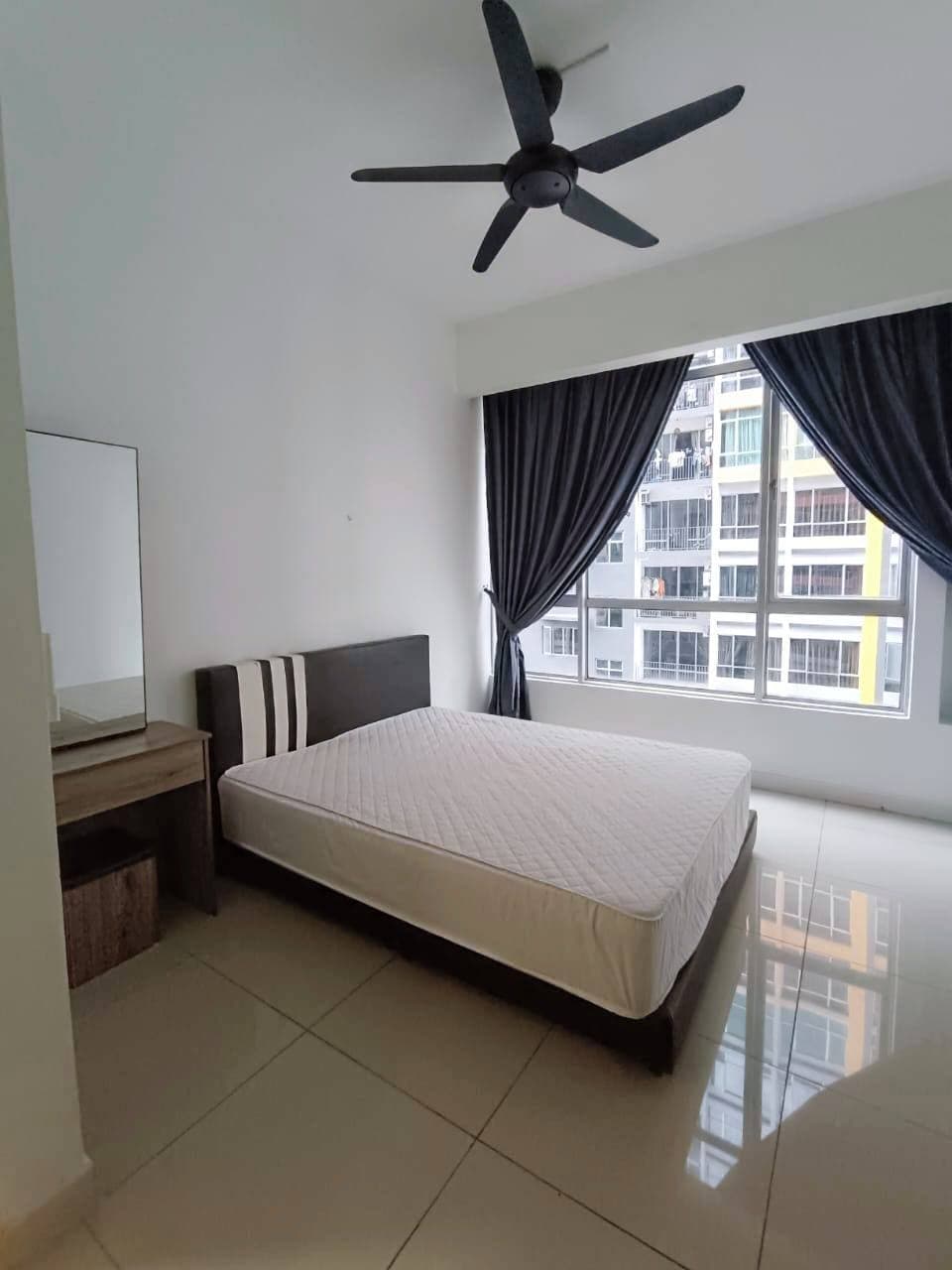 Service Apartment (Middle Floor) - Intermediate Greenfield Regency 2