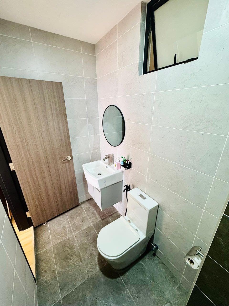 Service Residence Twin Tower @ CIQ 9