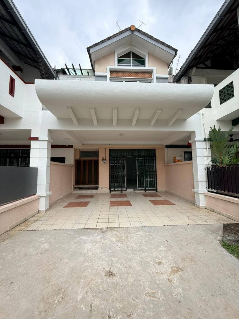 Double storey Taman Austin Perdana – photo 1