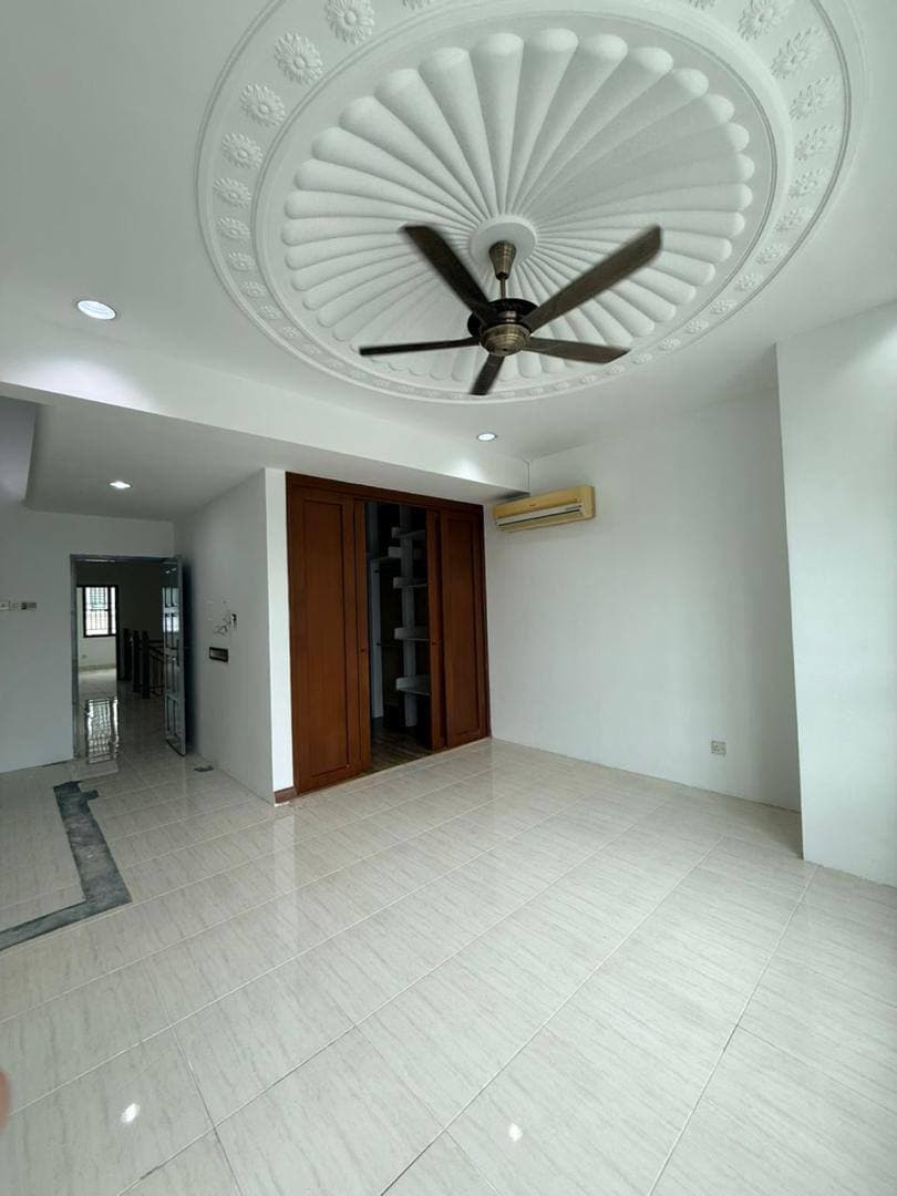 Double storey Taman Austin Perdana 5