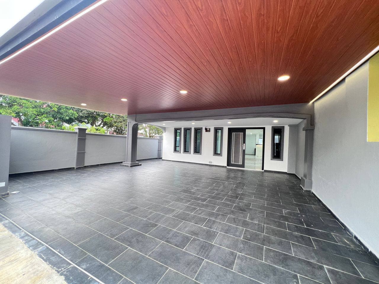 Double Storey Terrace End Lot Bukit Indah 4