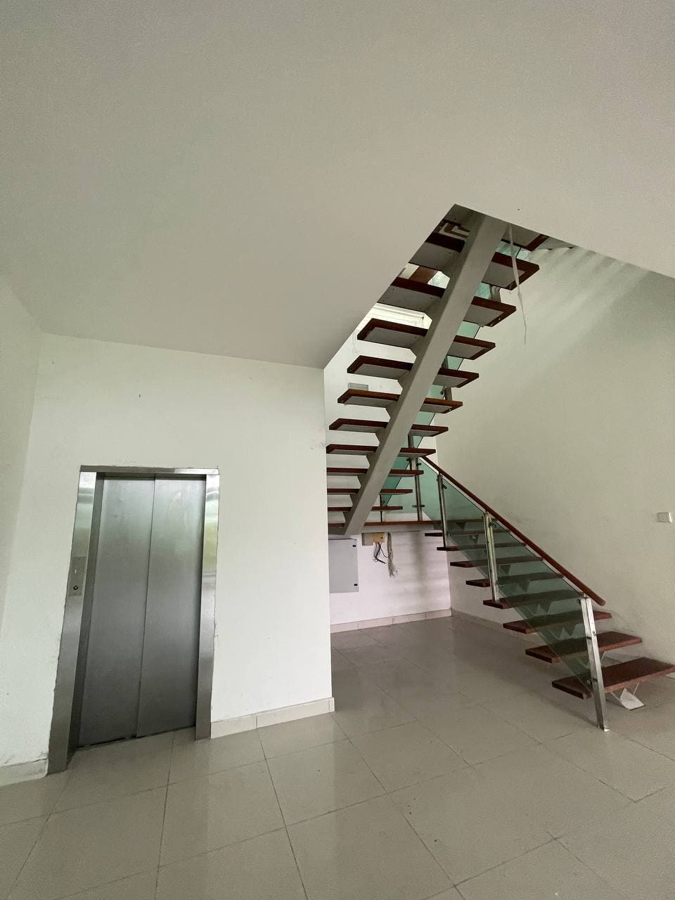 3 & 1/2 Storey Bungalow Straits View 6