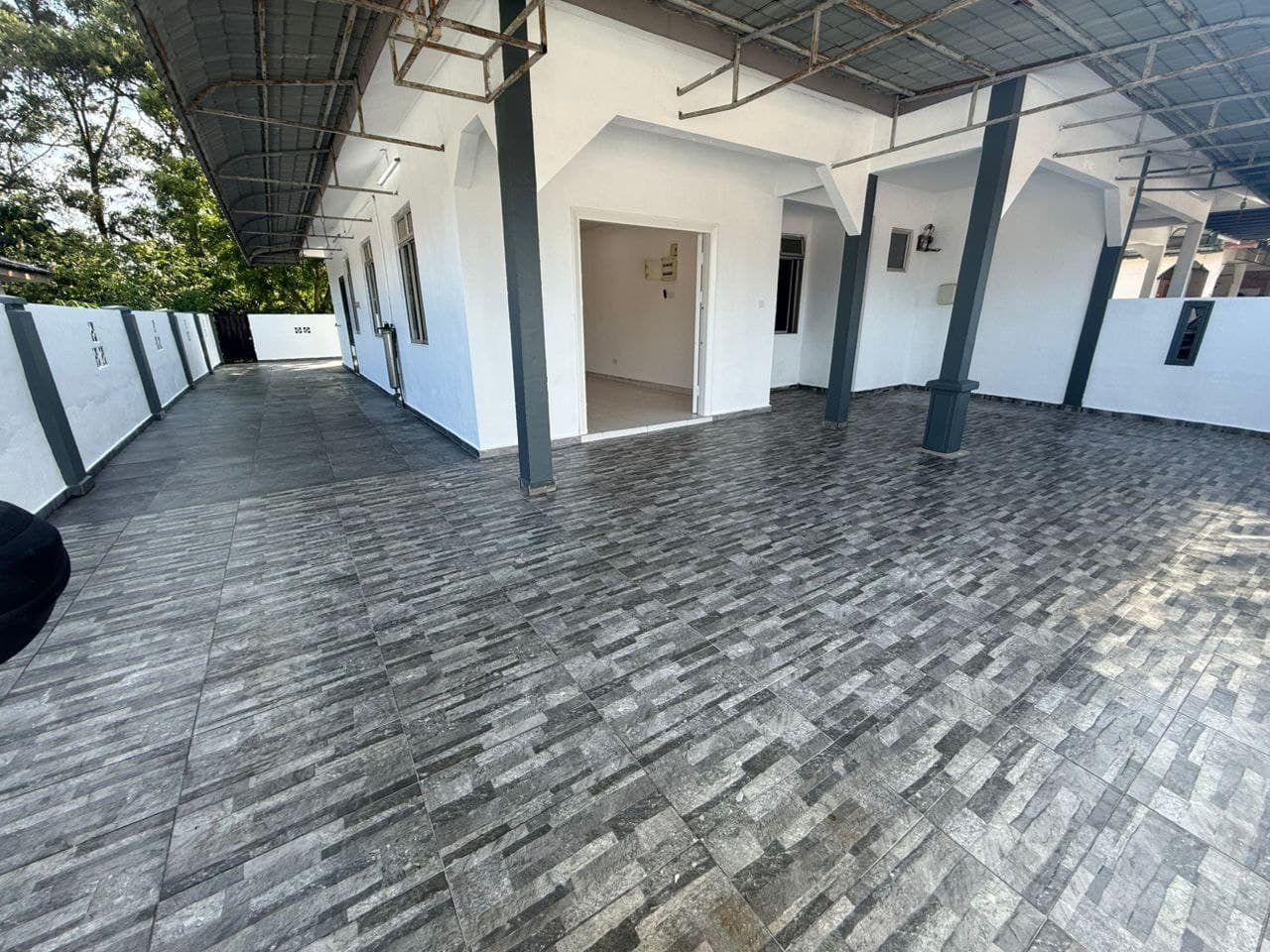 Single storey Semi-D Jalan Dedaru 3