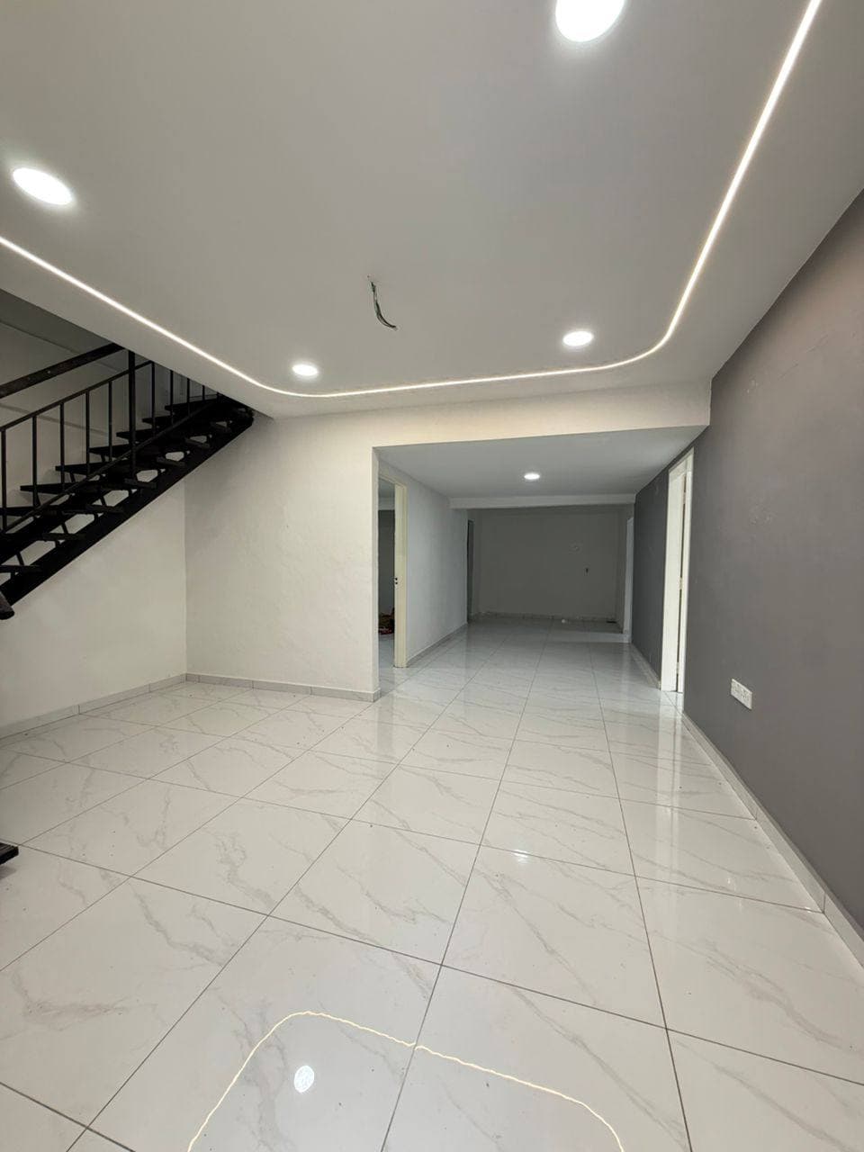 Double Storey Low Cost Corner Taman Mount Austin – photo 1