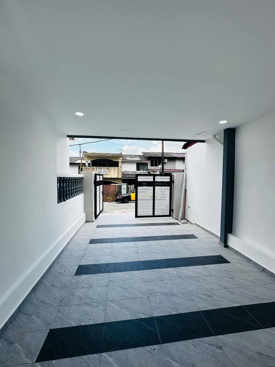 Double Storey Low Cost Kota Masai – photo 1