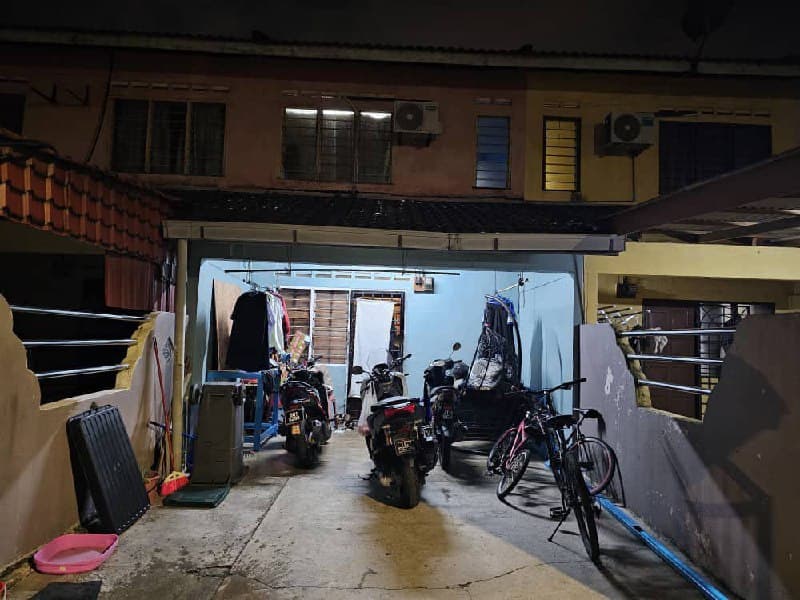 Double Storey Low Cost Jalan Tembikai 20 Kota Masai – photo 1