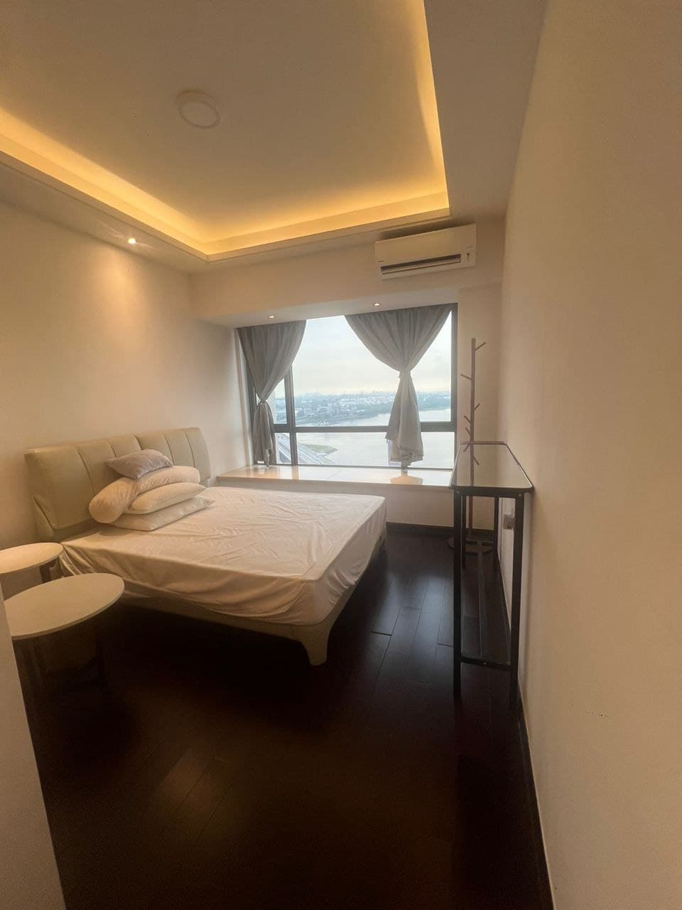 R&F 2 bed  2 bath
Phase 1 
Close kitchen 
1carpark… 2