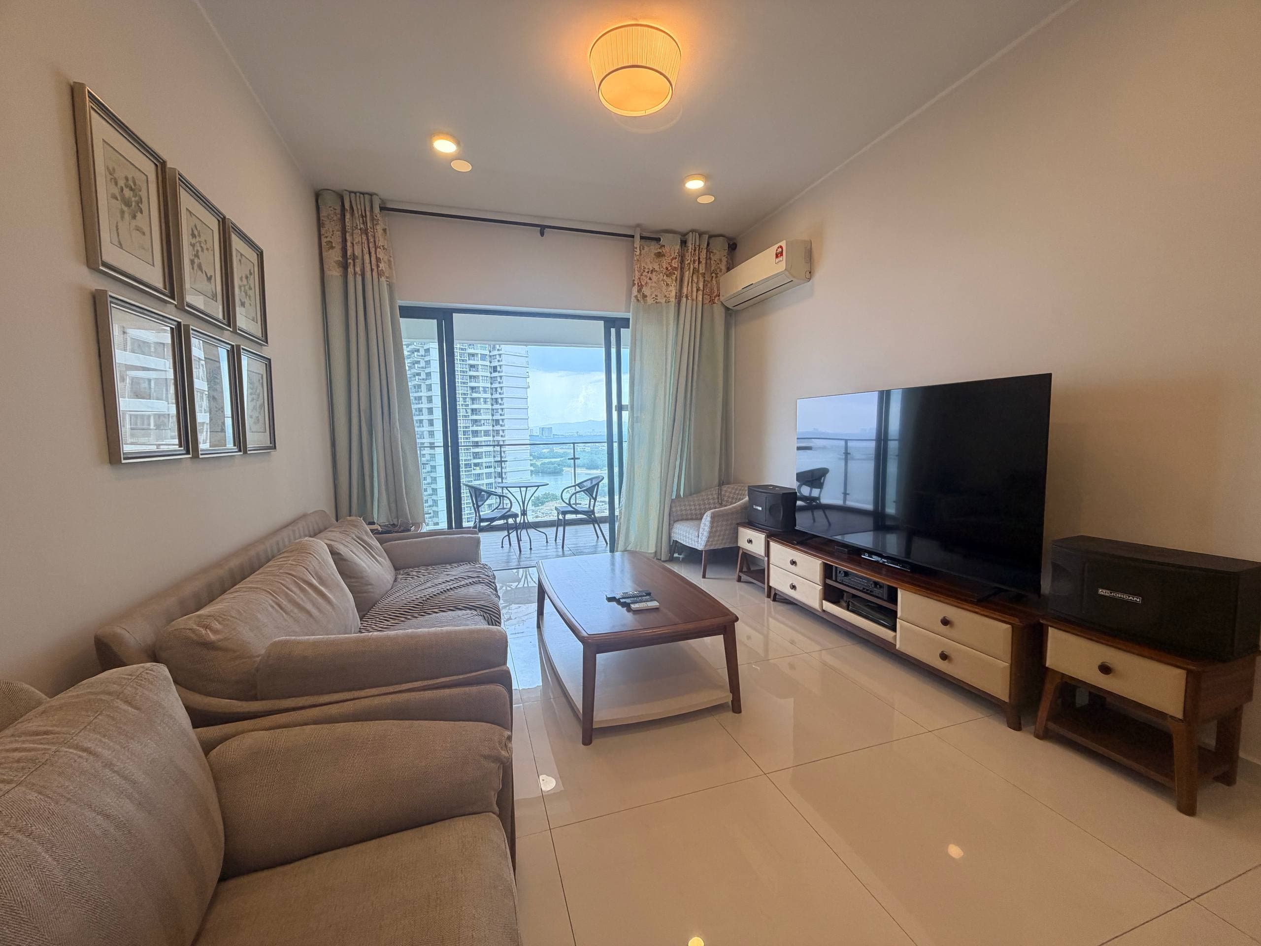 Condo Country Garden Danga Bay