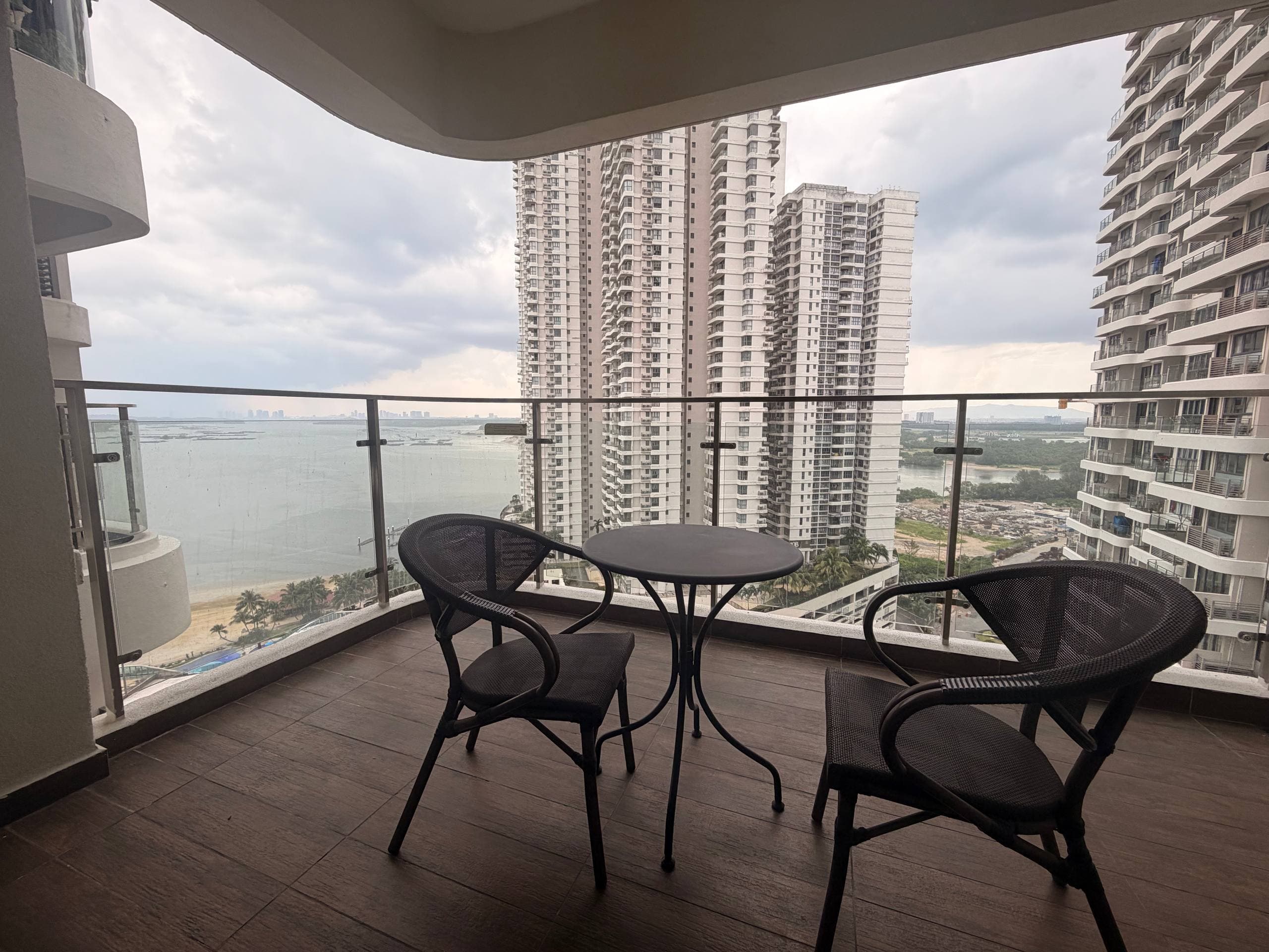 Condo Country Garden Danga Bay 12