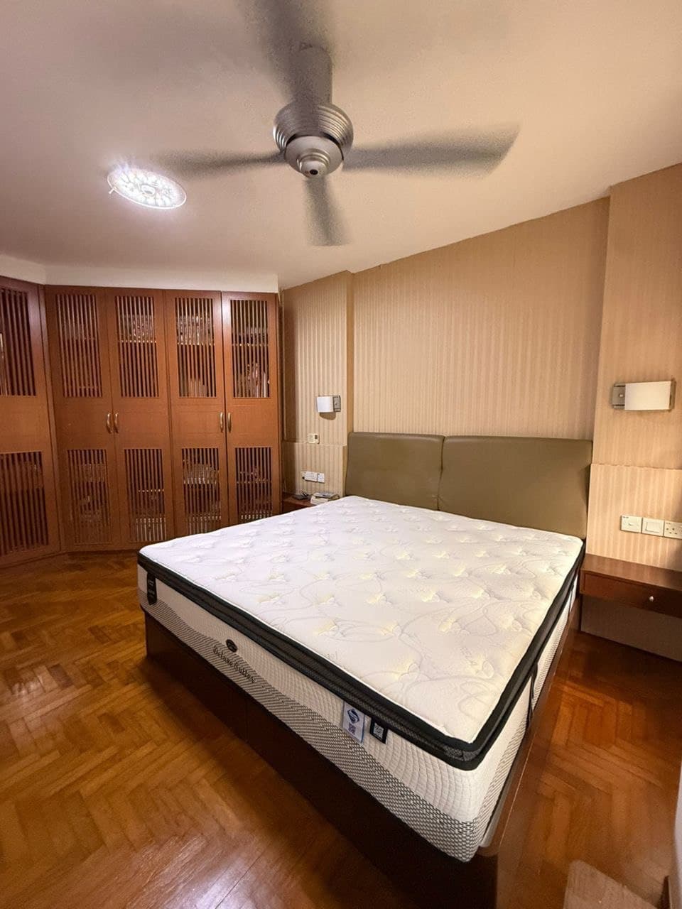 Condominium Taman Pelangi 12