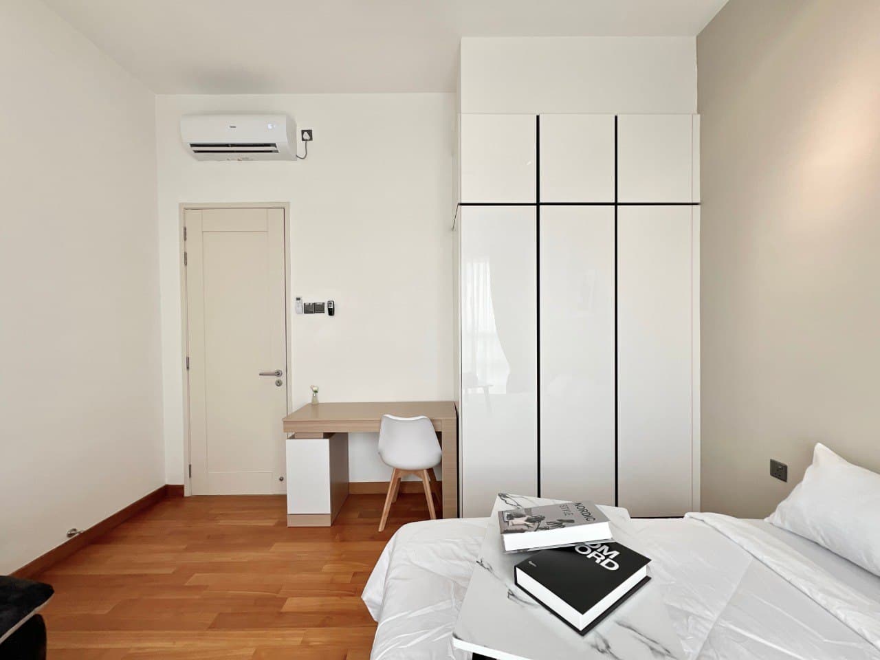 Condominium TRI-TOWER 8