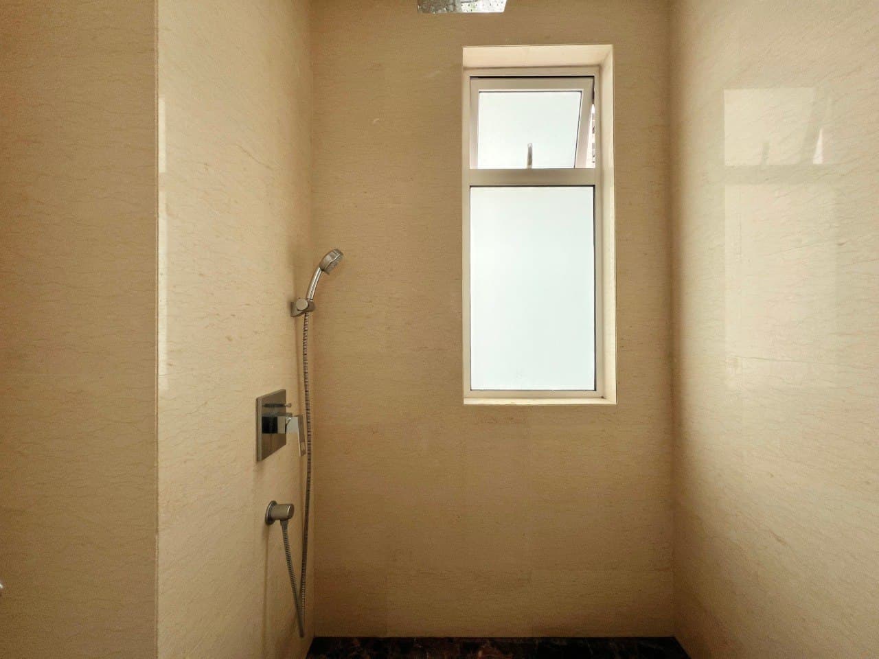 Condominium TRI-TOWER 12