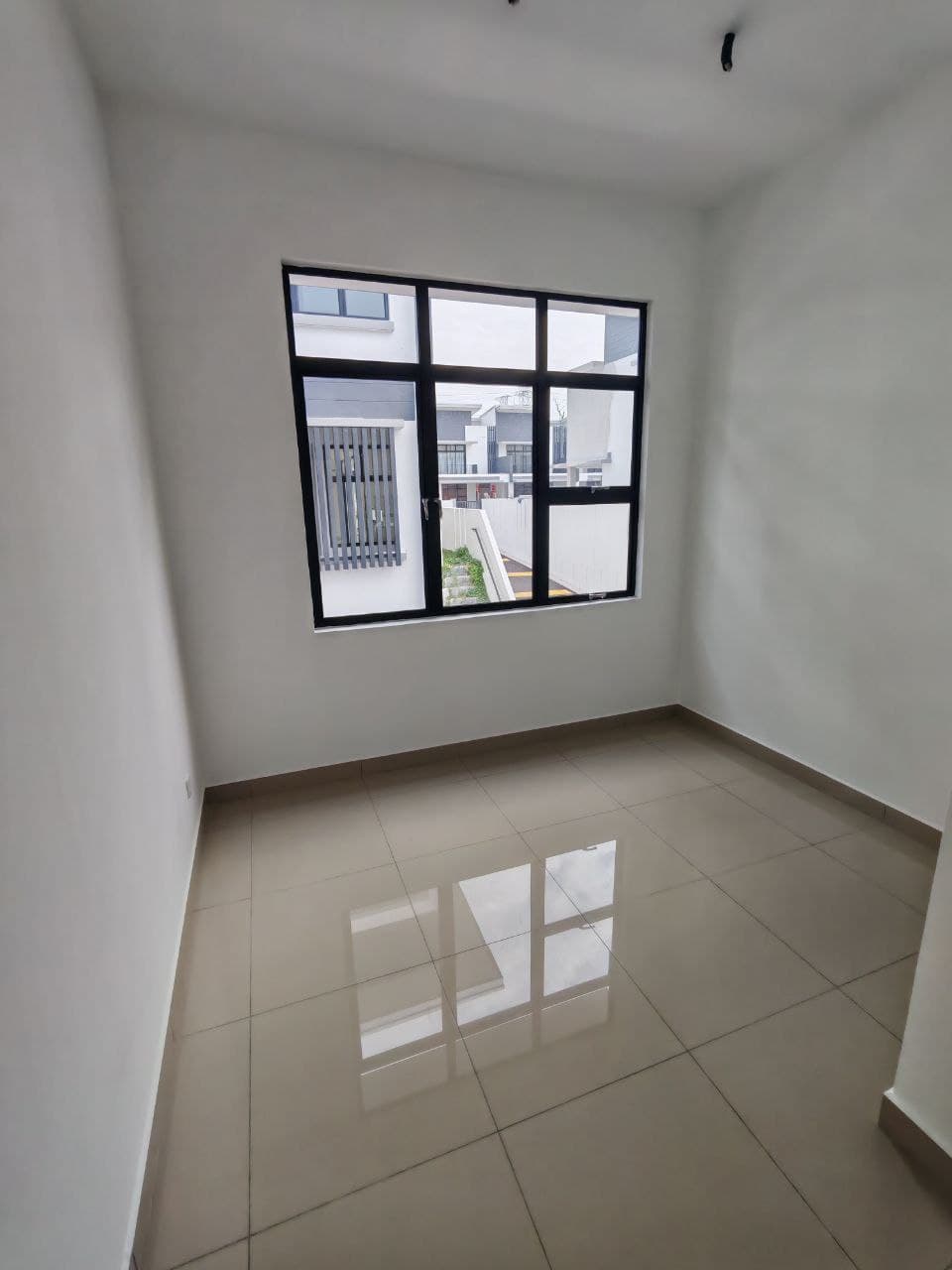 2 Storey Terrace House Ponderosa Callista, Molek 4