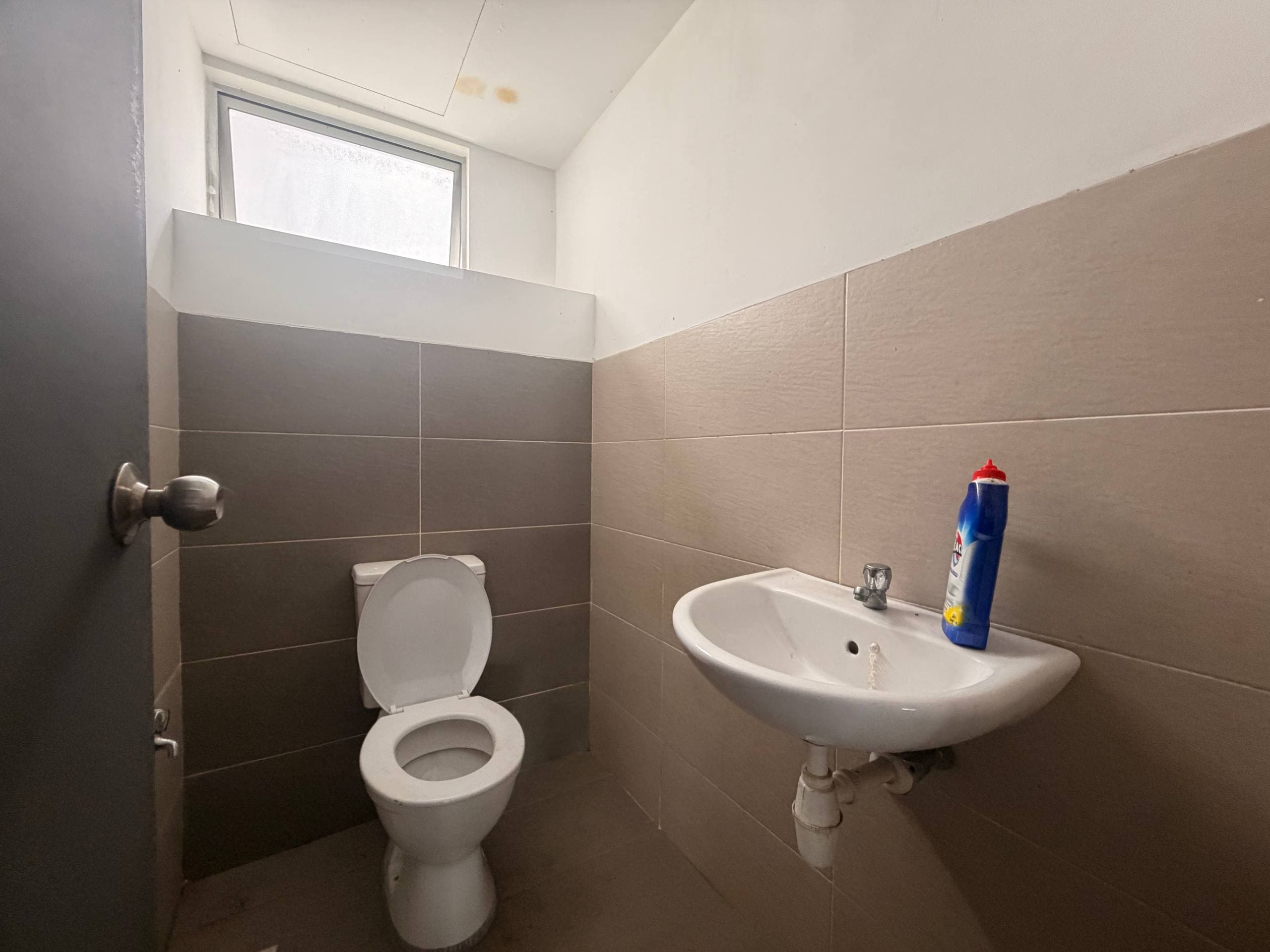 3 Storey Shoplot ION Medini 1 5