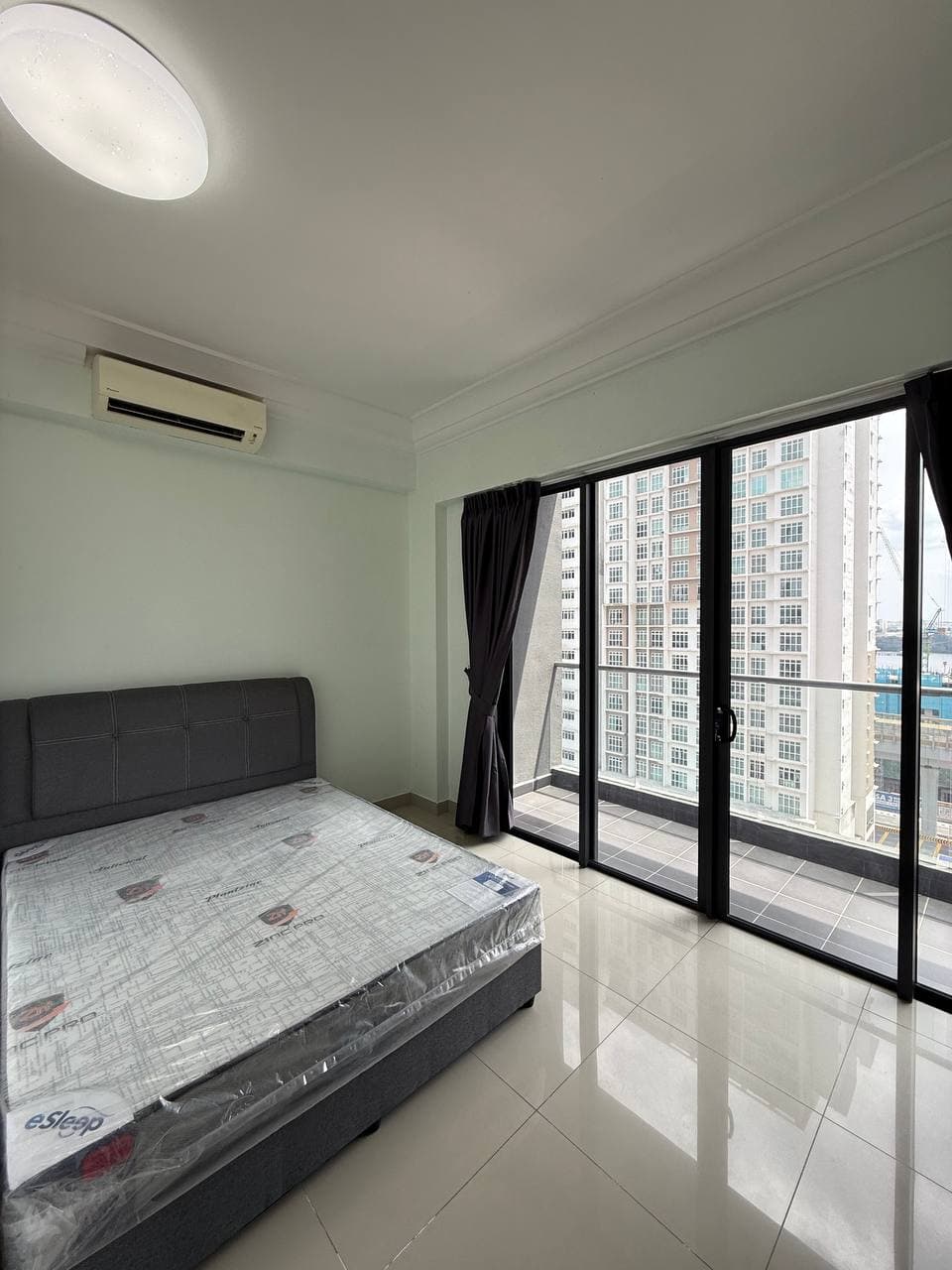 Apartment V Summer JB 4