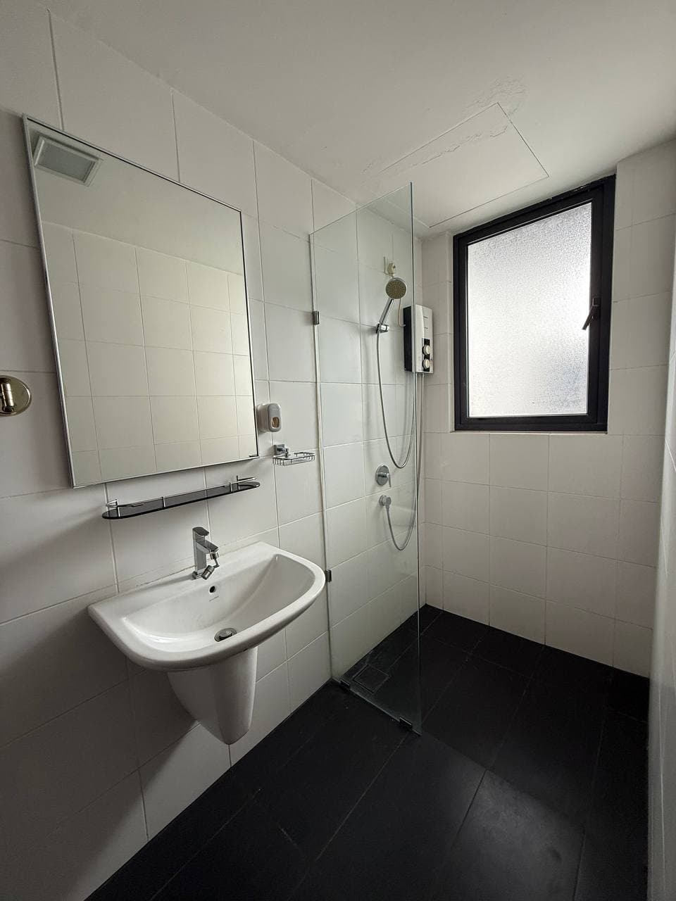 Apartment V Summer JB 10