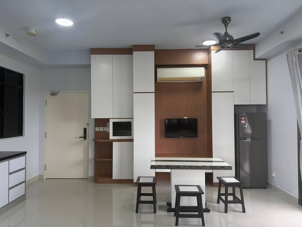 Studio Meridin Executive Suites 3