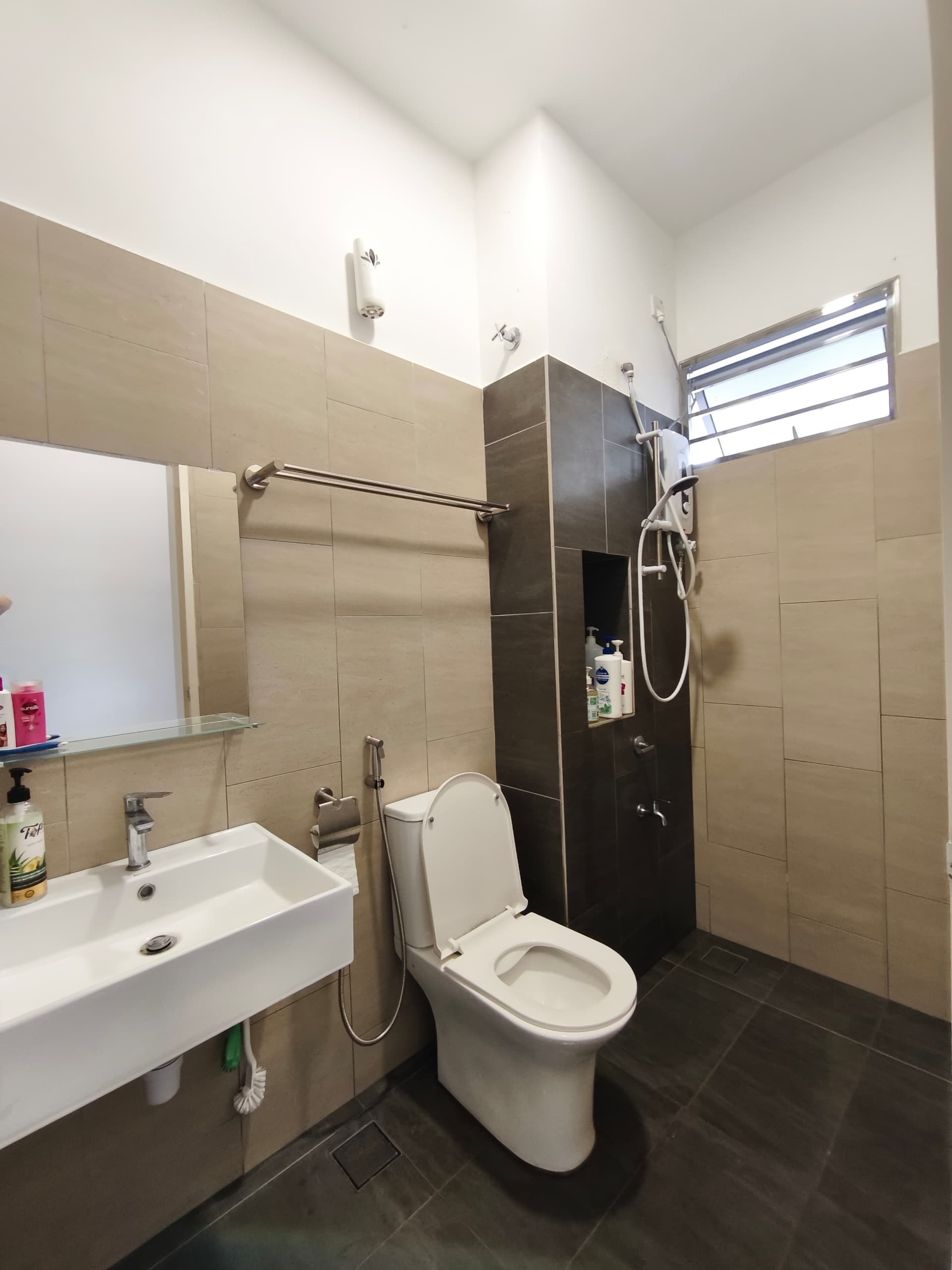 Single Storey / intermediate lot ICONIA @ IMPIAN EMAS 10