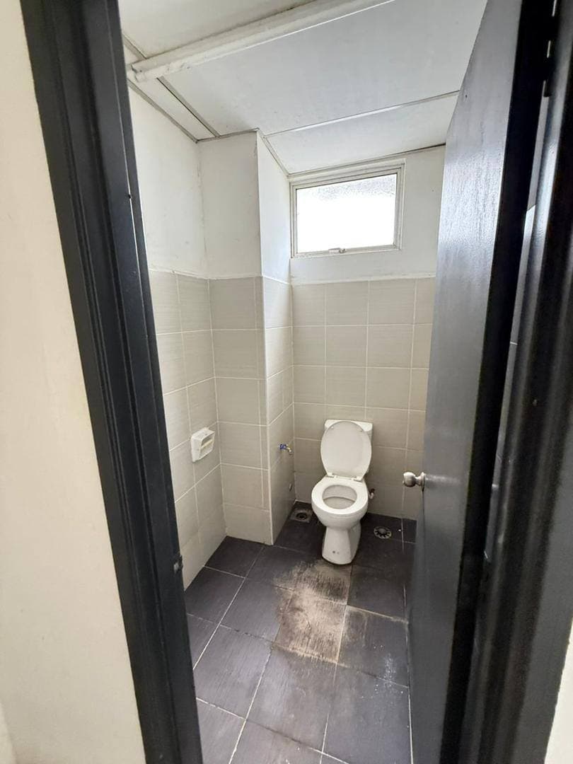 4 Storey Shoplot with Lift Kota Putri 7