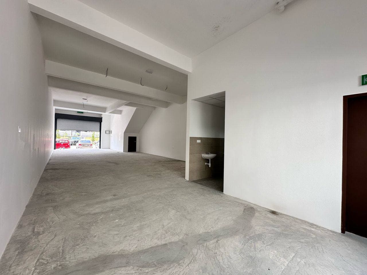 3 Storey Shop Lot Crest Austin Mount Austin 2