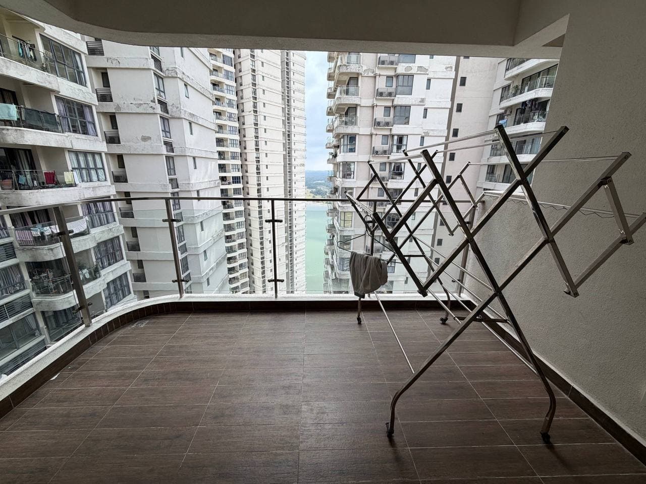 Condo Country Garden Danga Bay 8