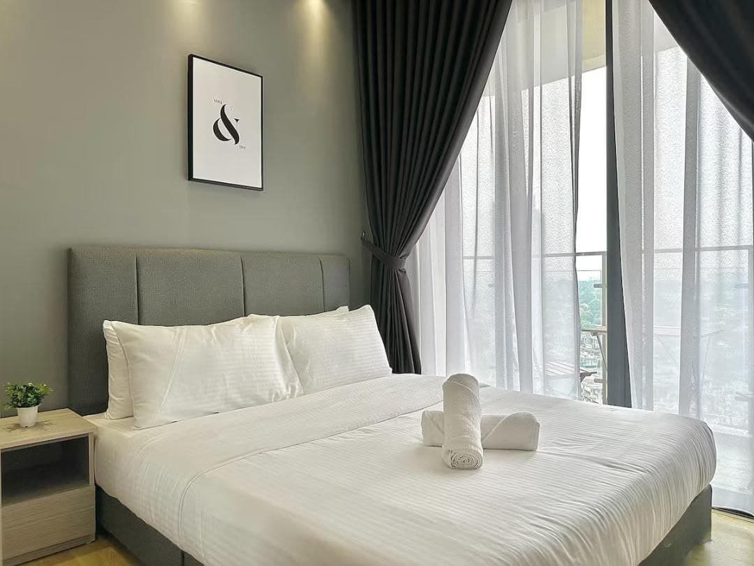 Condo Royal Strand @ Country Garden Danga Bay 12