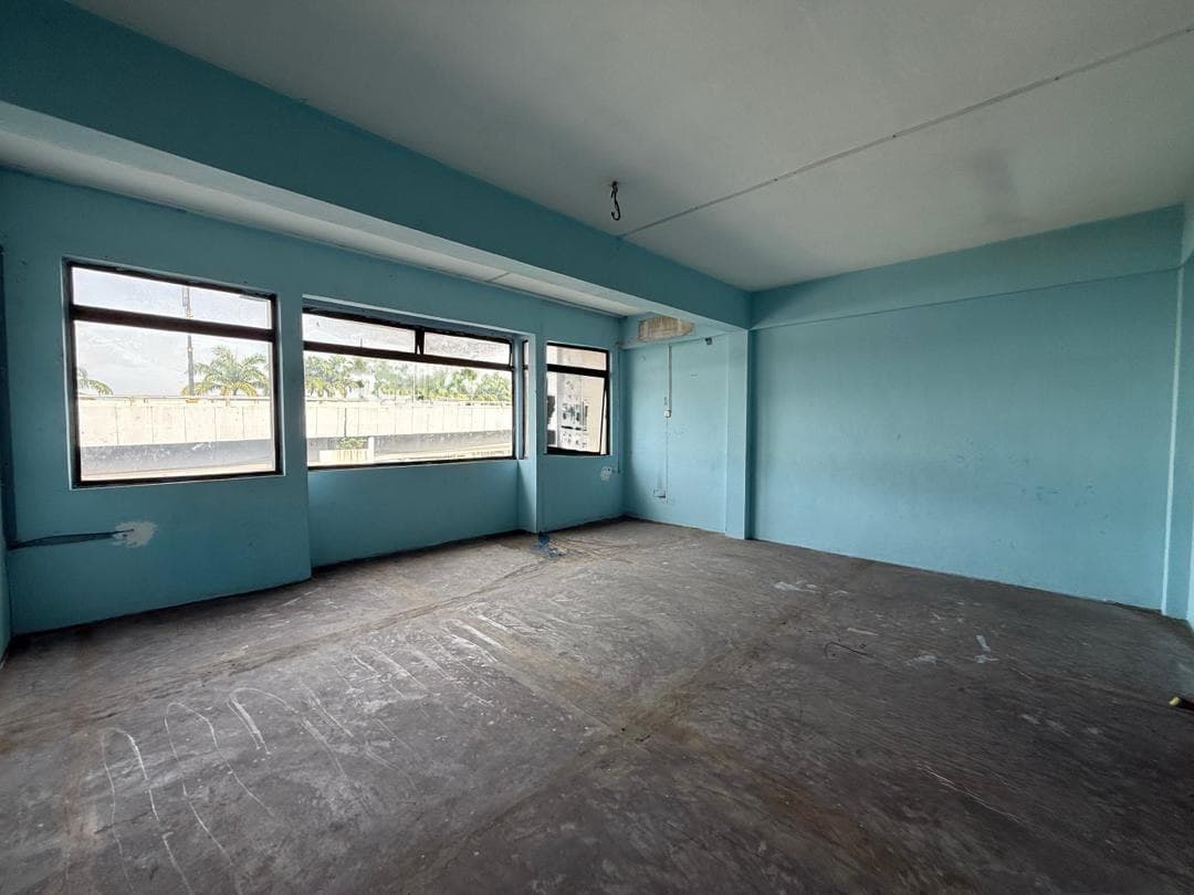 Intermediate Lot Jalan Raya Ulu Tiram 4