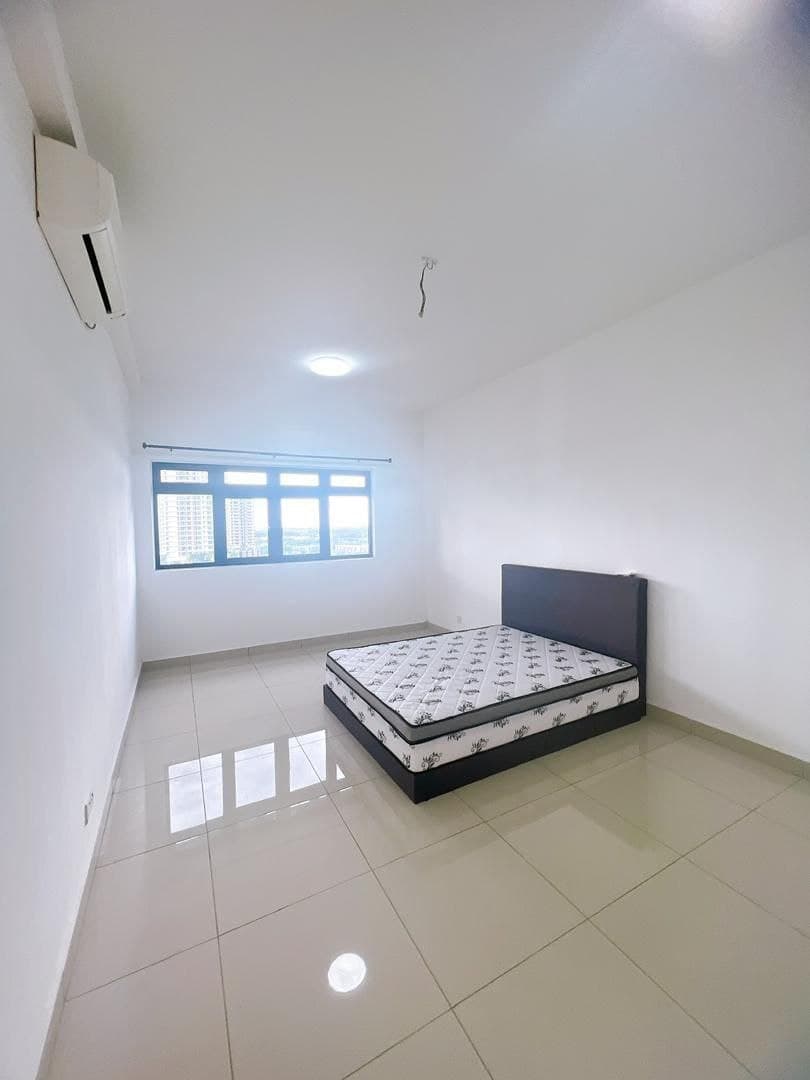Master Bedroom Meridin Medini Iskandar Puteri – photo 1