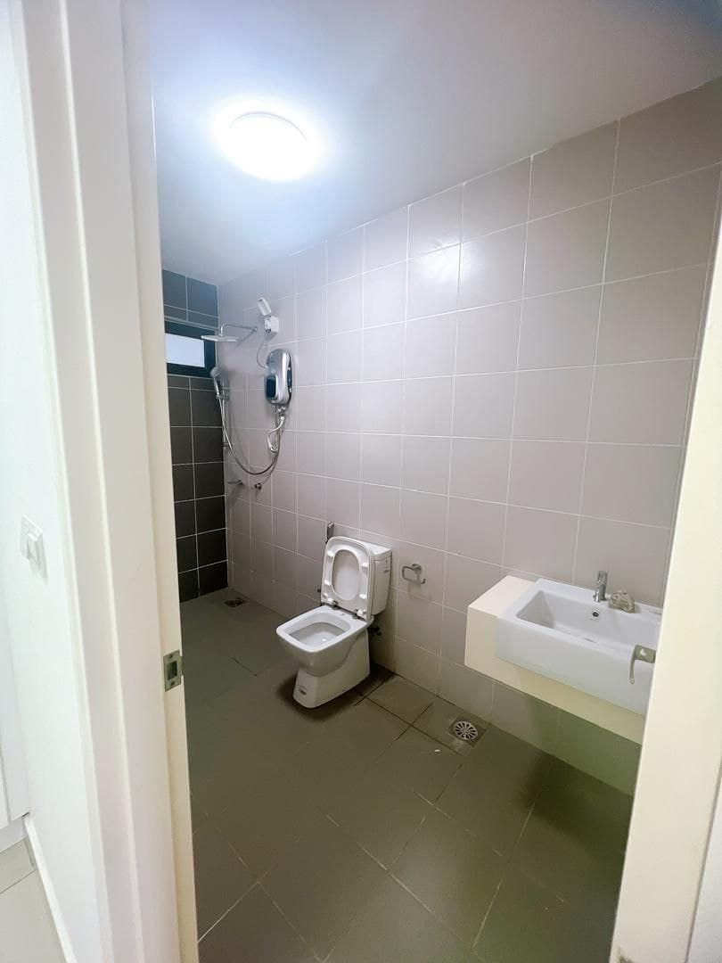 Master Bedroom Meridin Medini Iskandar Puteri 6