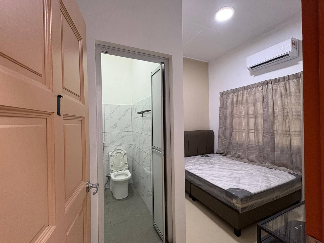 Single storey terrace house Corner unit JB Town 5