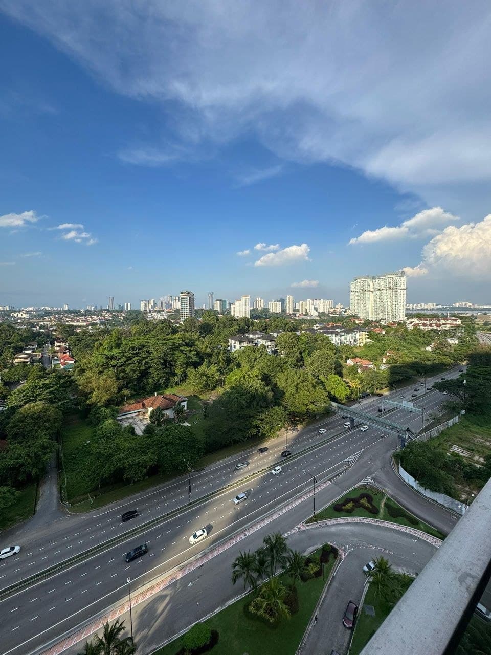 Condo Country Garden Danga Bay – photo 1