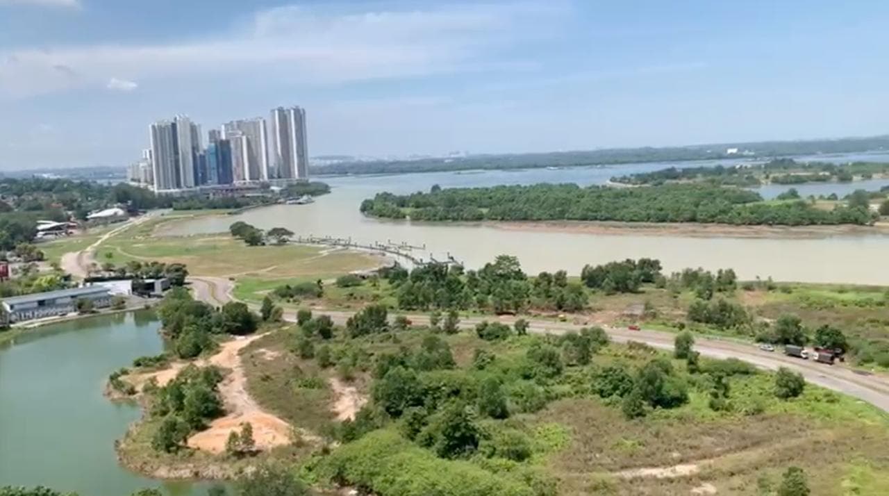 Condo Danga Bay – photo 1