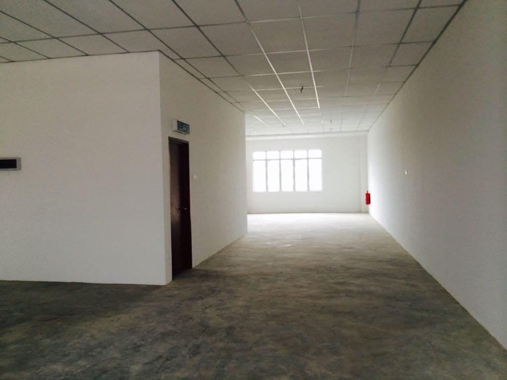 3 storey Shoplot Sierra Perdana 4 Masai – photo 1