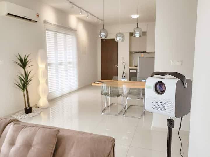 Service Apartment Danga Bay 4